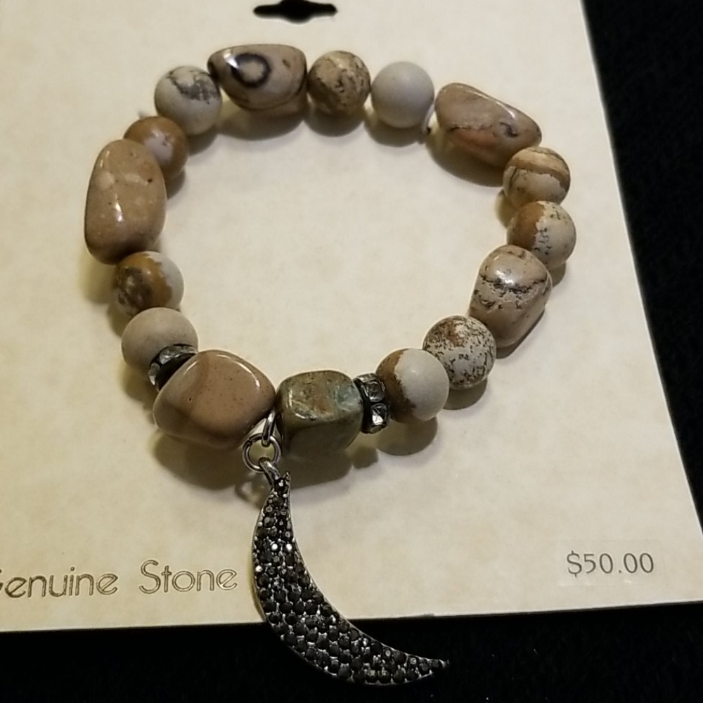 Stones bracelet whit moon